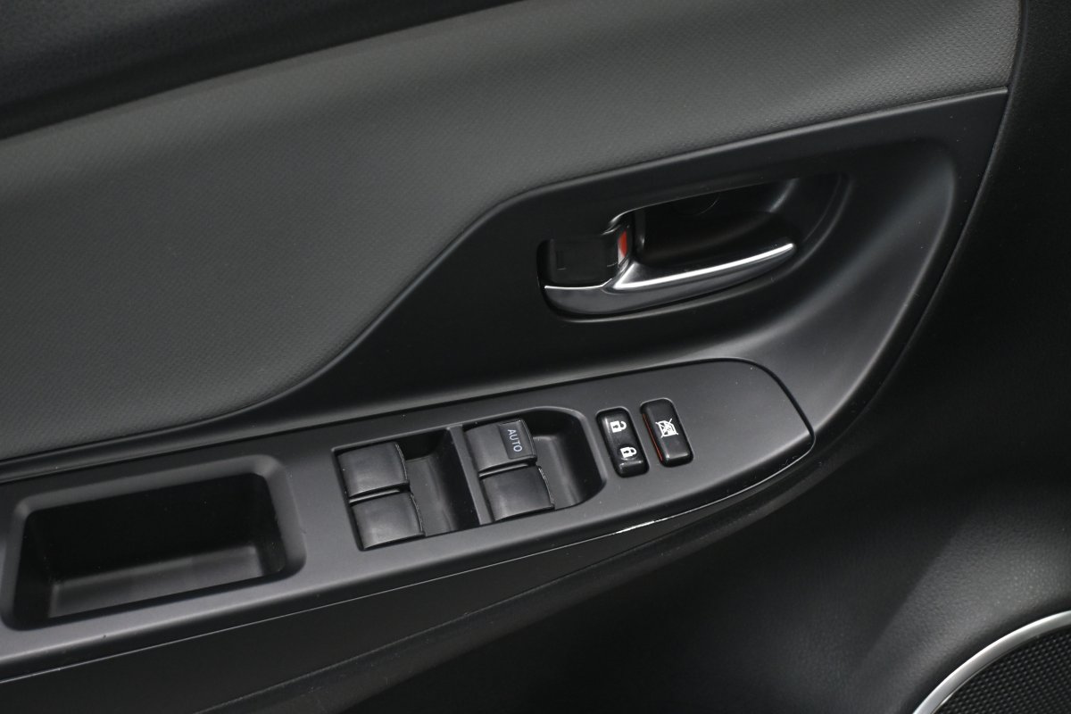 Foto Toyota Yaris 27