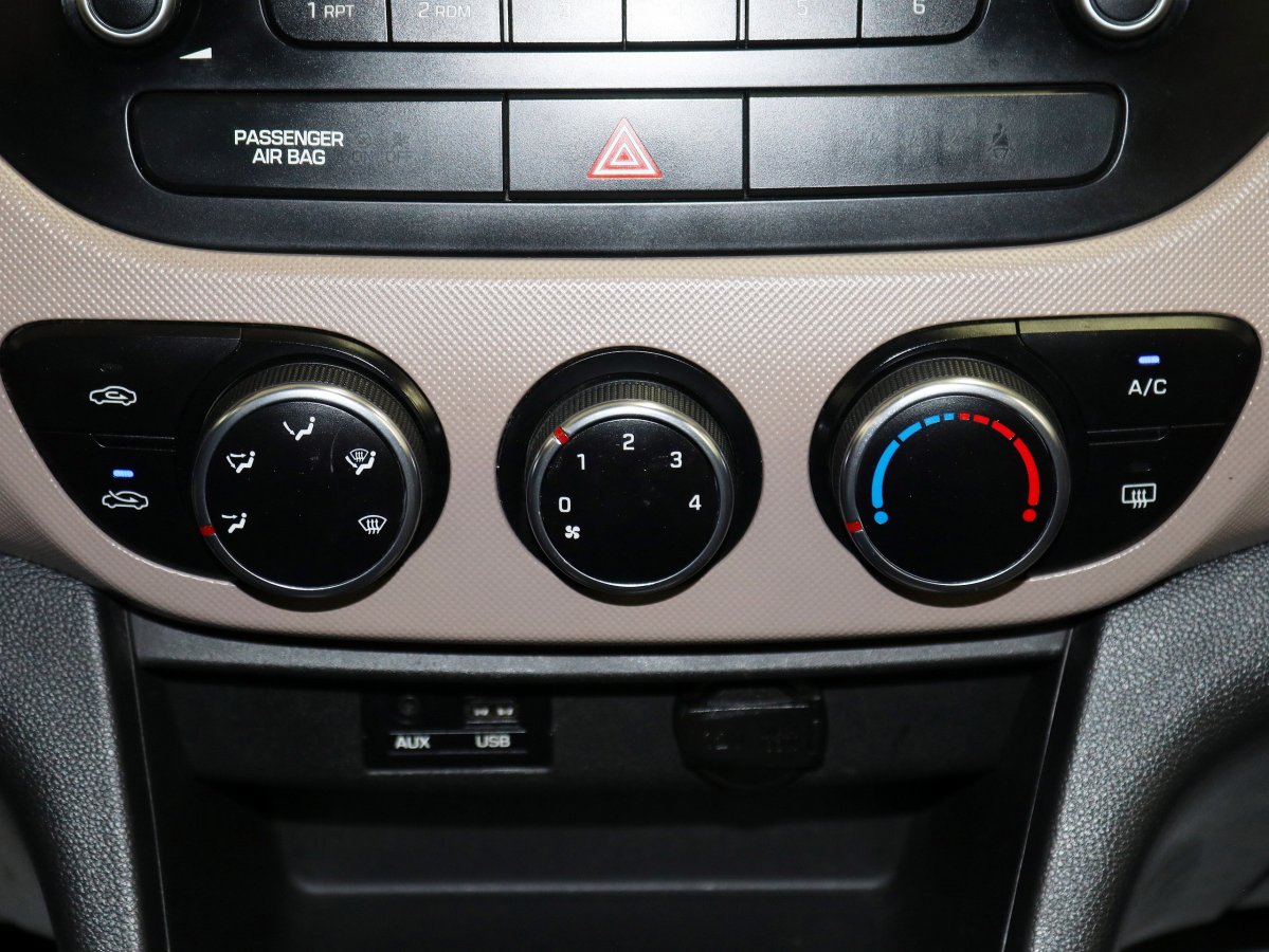 Foto Hyundai i10 16
