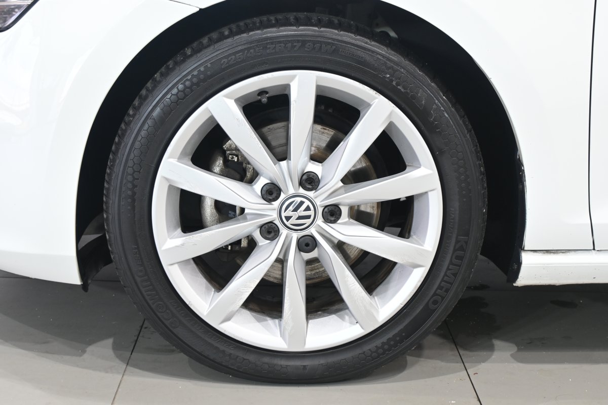 Foto Volkswagen Golf 30