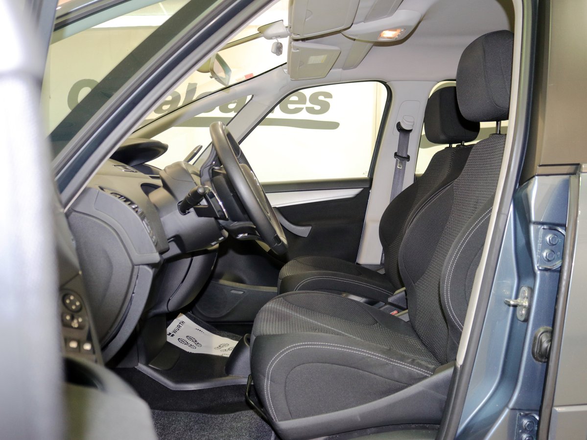 Foto Citroen Grand C4 Picasso 11