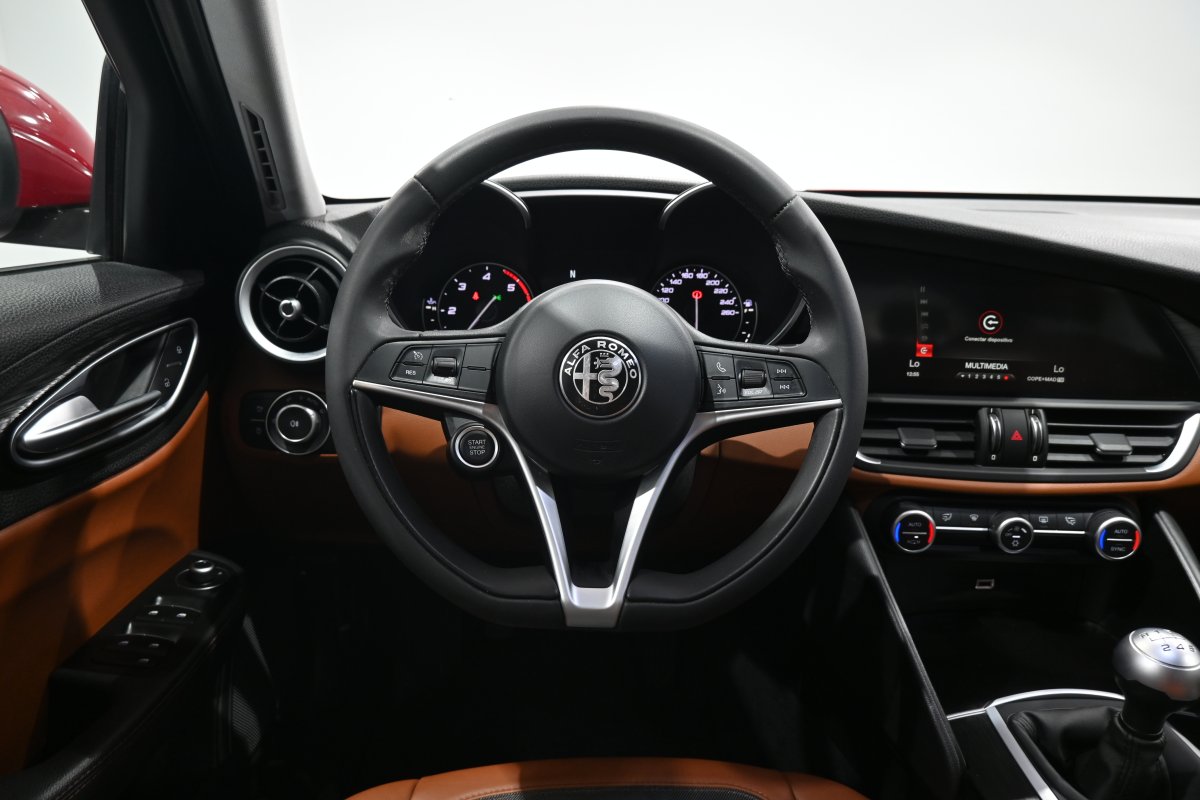 Foto Alfa Romeo GIULIA 19