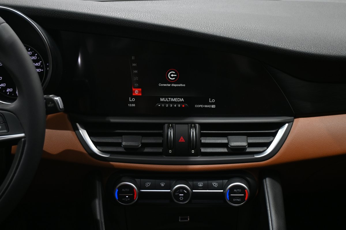 Foto Alfa Romeo GIULIA 14