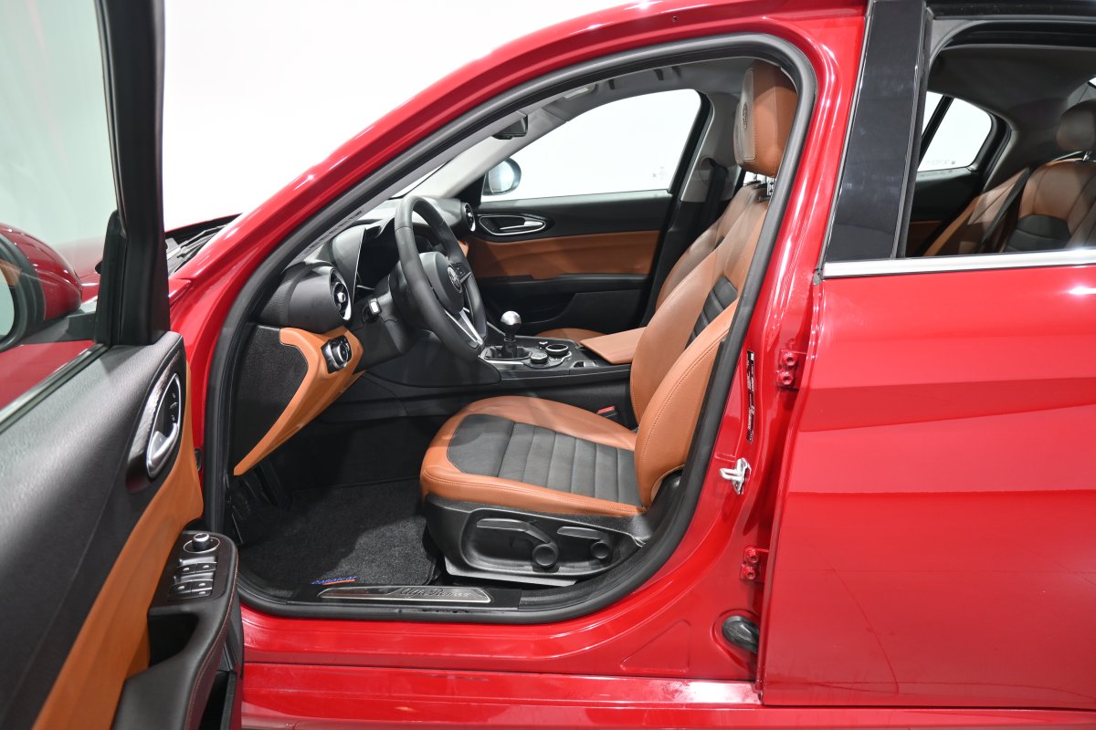 Foto Alfa Romeo GIULIA 10