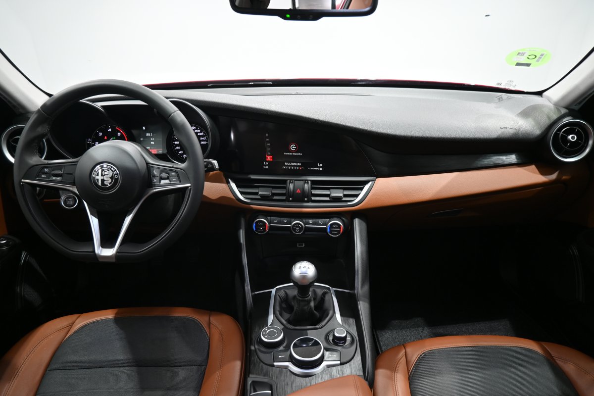 Foto Alfa Romeo GIULIA 18