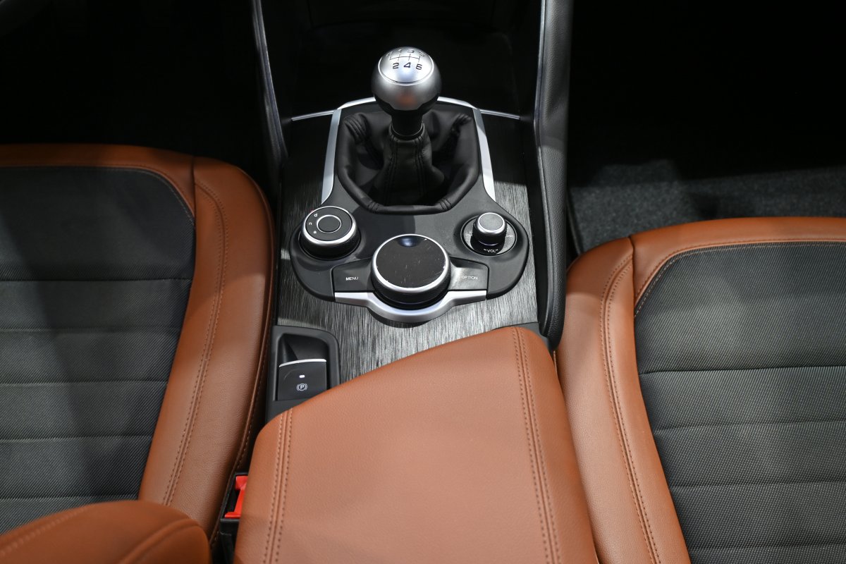 Foto Alfa Romeo GIULIA 20