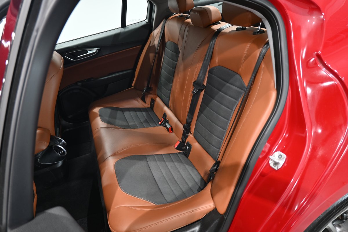Foto Alfa Romeo GIULIA 11