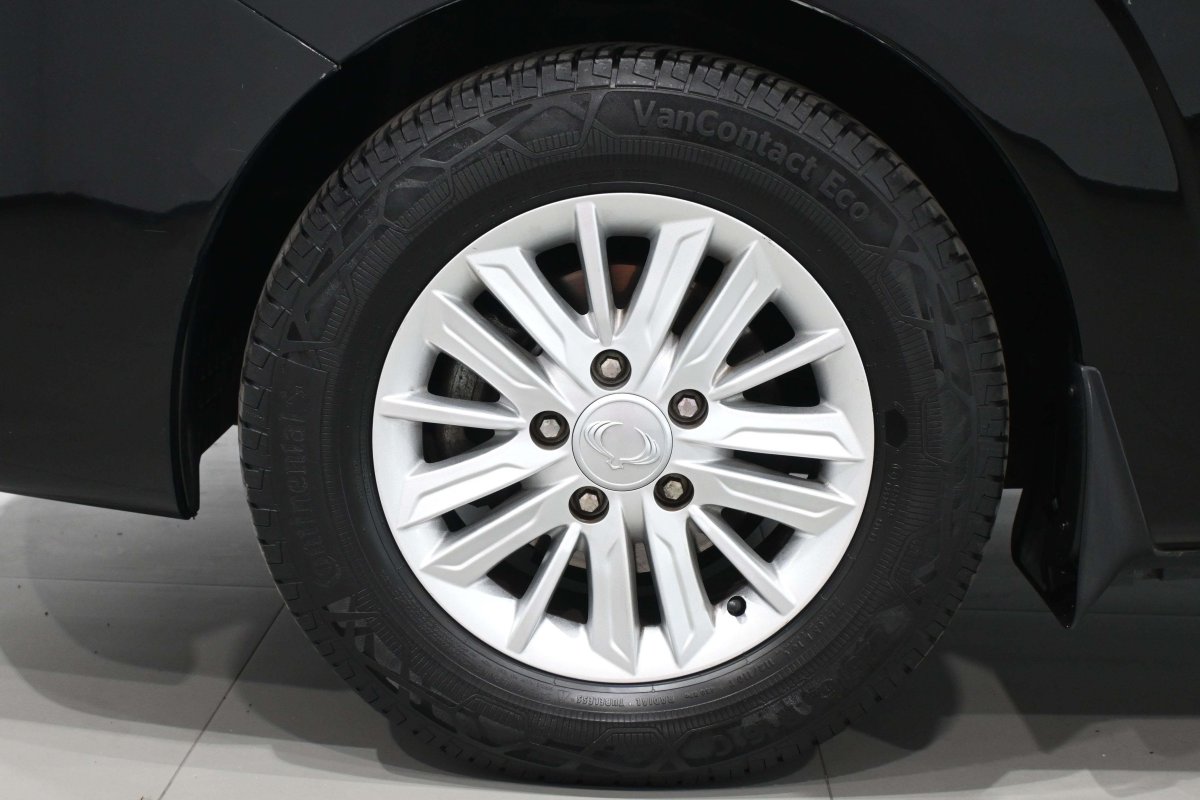 Foto Ssangyong Rodius 34