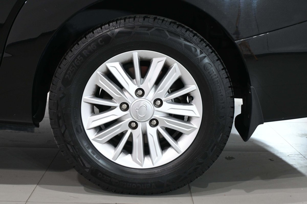 Foto Ssangyong Rodius 33