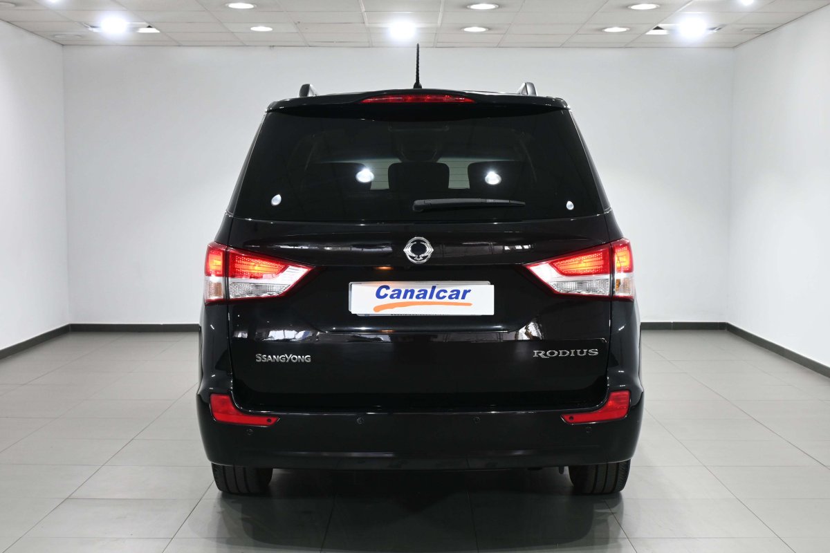 Foto Ssangyong Rodius 5