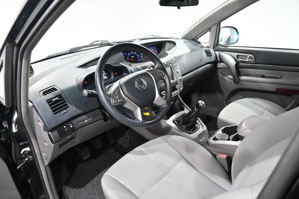 Foto Ssangyong Rodius 9