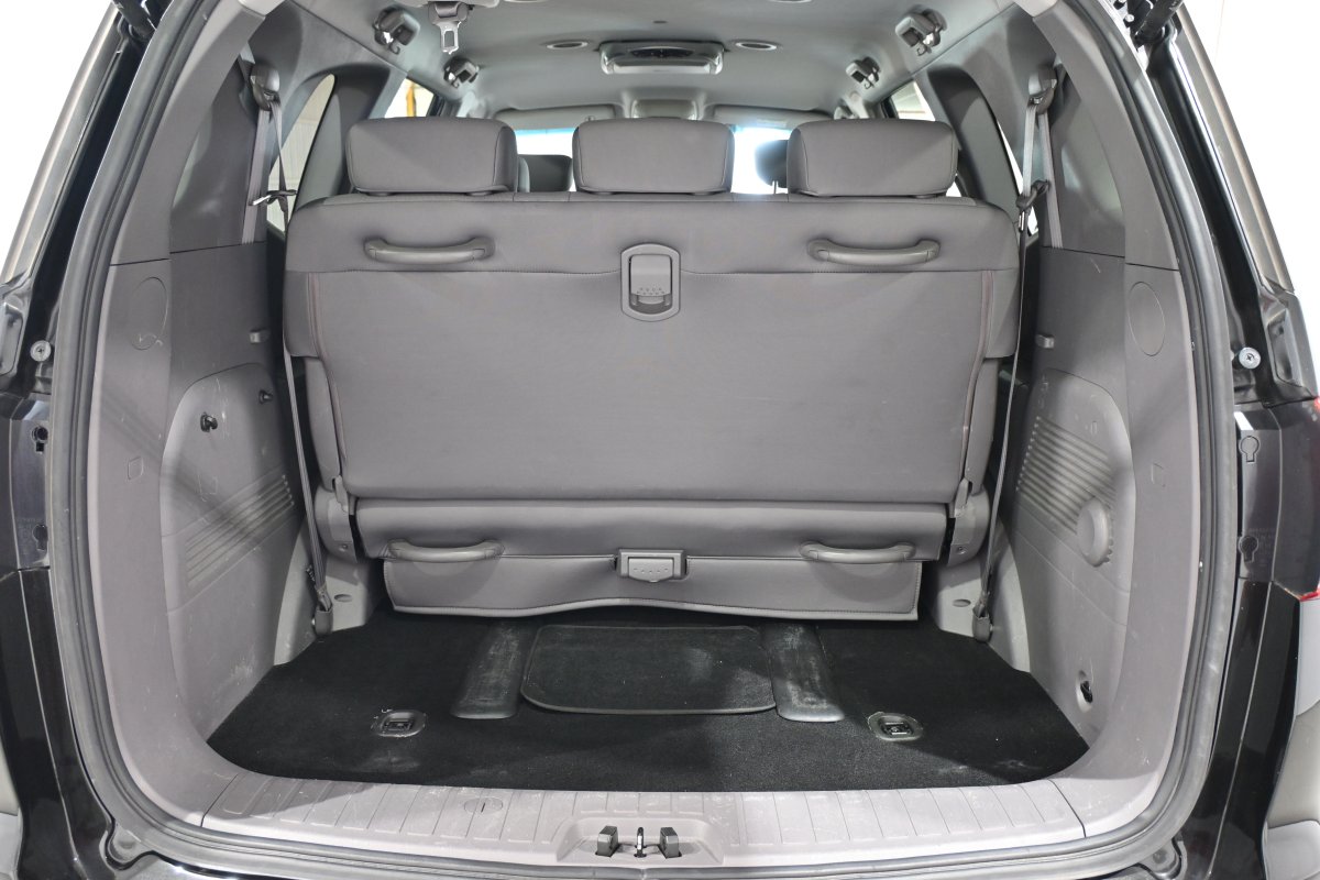 Foto Ssangyong Rodius 8