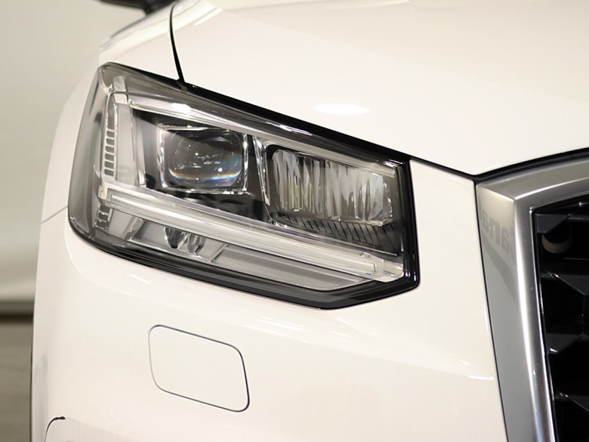 Foto Audi Q2 11
