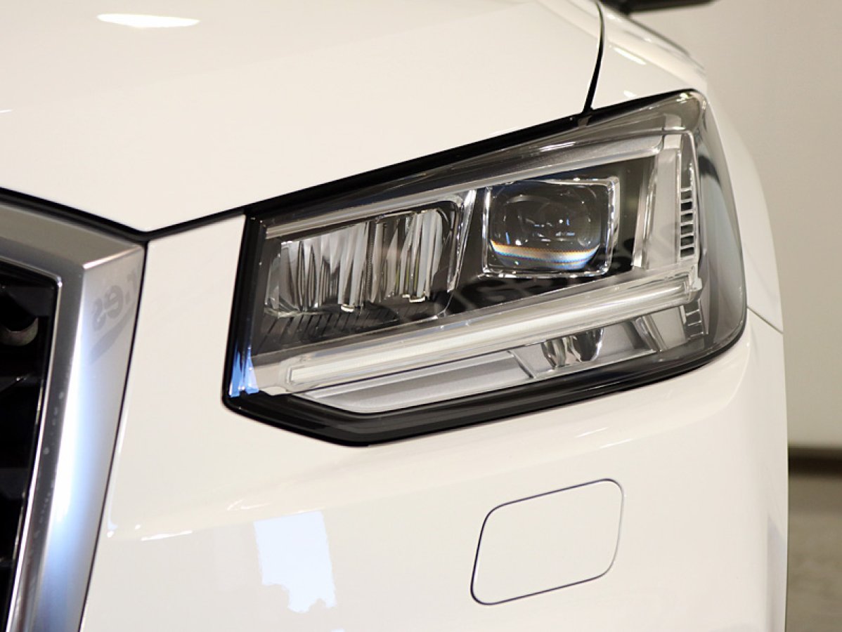 Foto Audi Q2 12