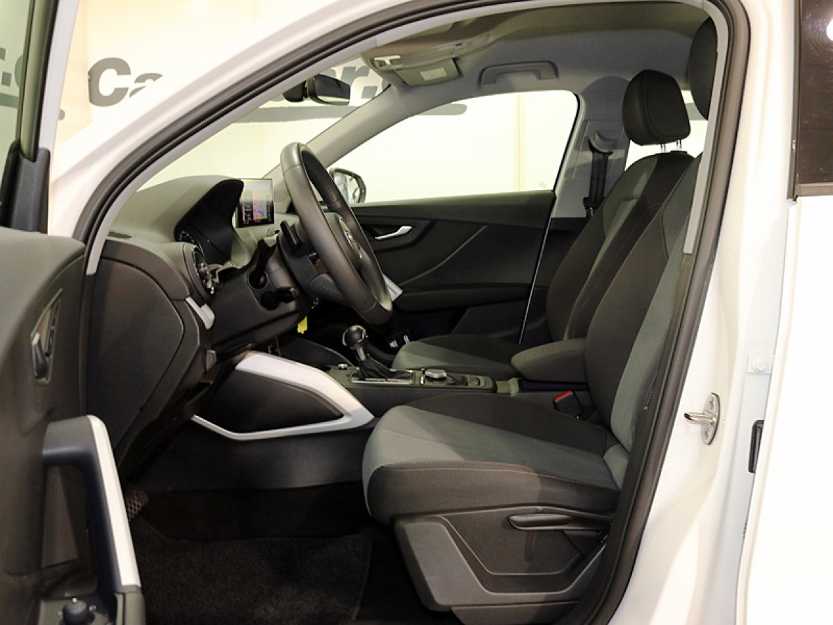 Foto Audi Q2 13