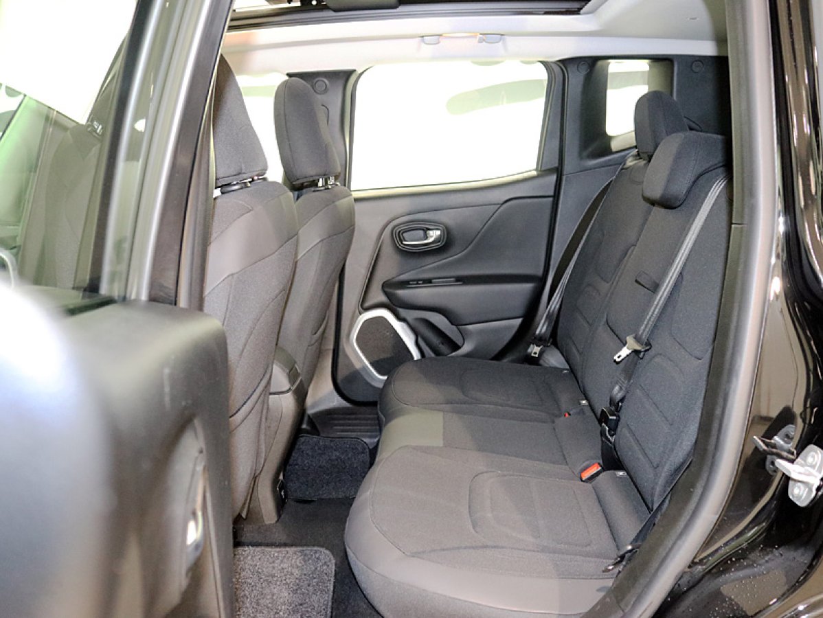 Foto Jeep Renegade 15