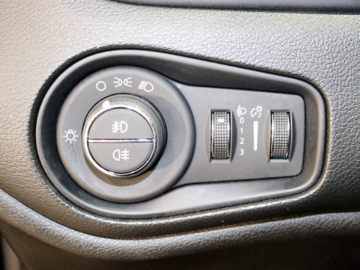 Foto Jeep Renegade 22