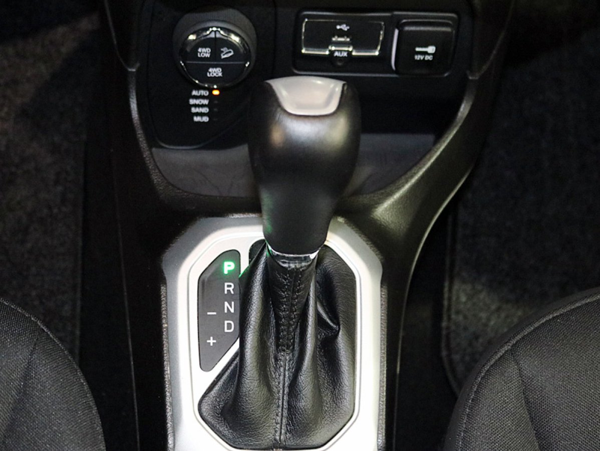 Foto Jeep Renegade 26