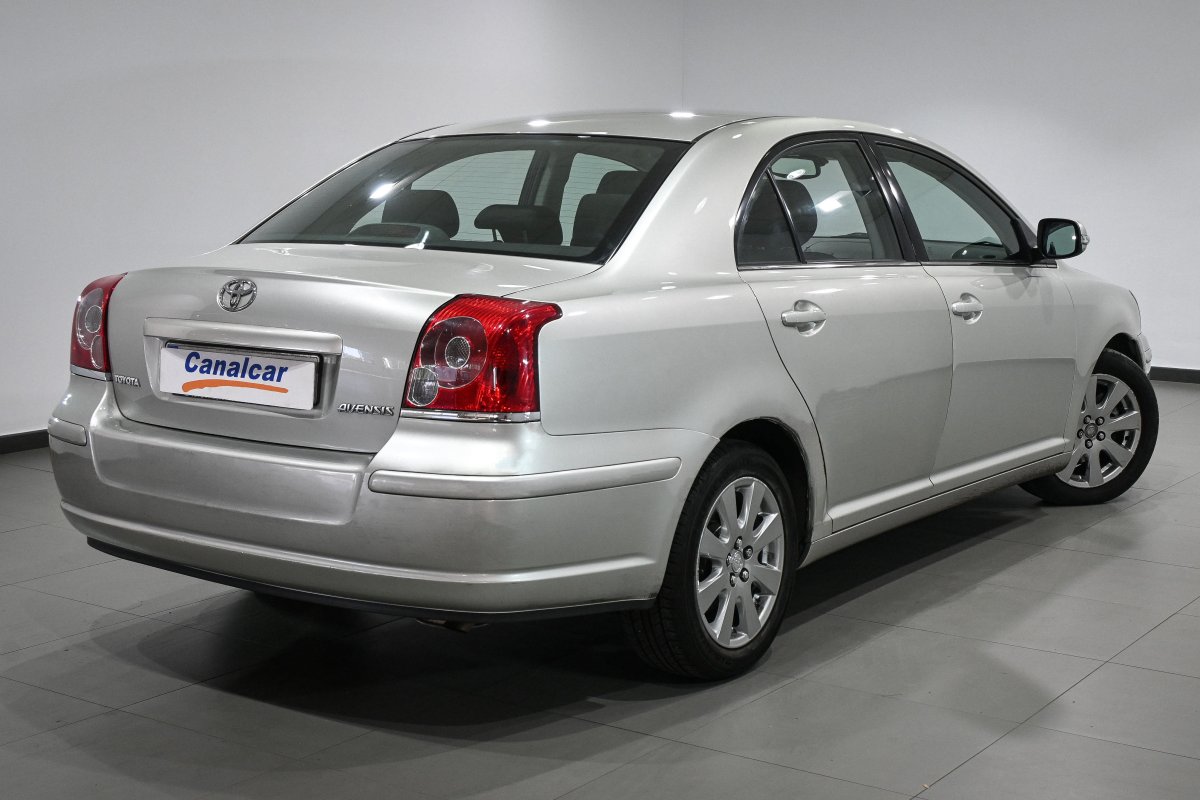 Foto Toyota Avensis 4