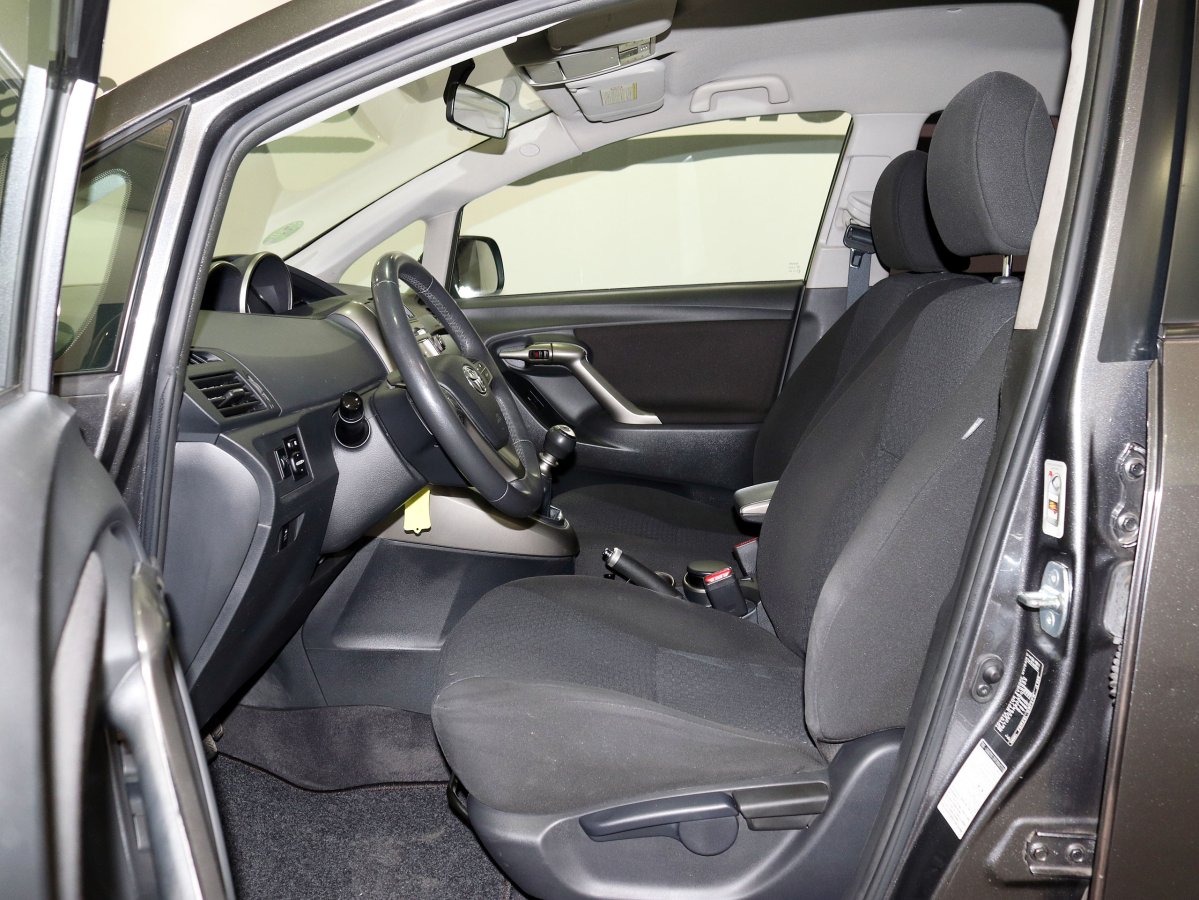 Foto Toyota Verso 10