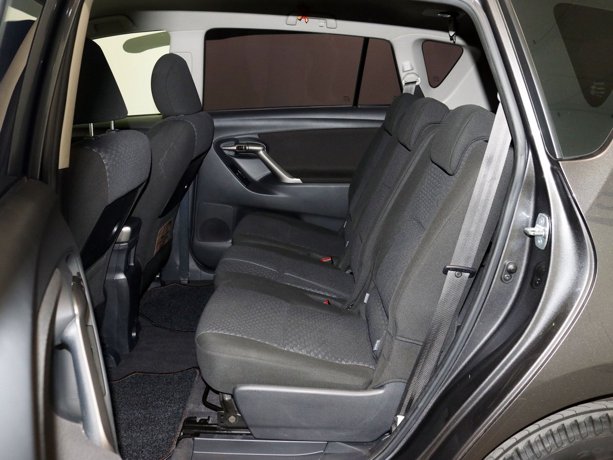 Foto Toyota Verso 11