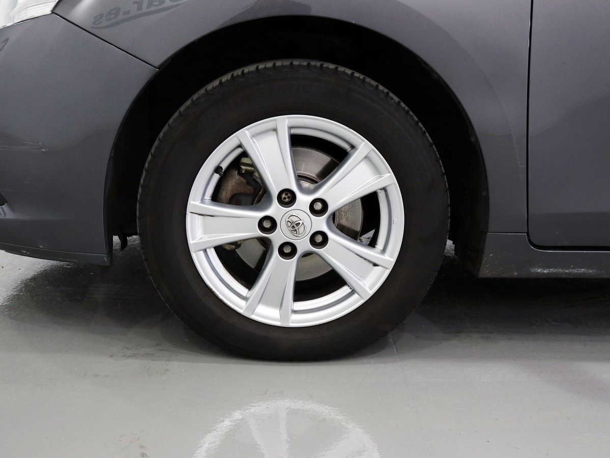 Foto Toyota Verso 23