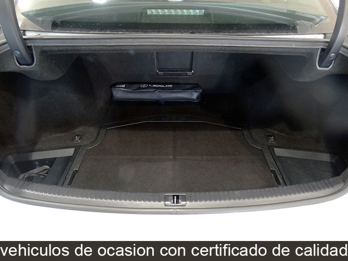Foto Lexus IS 220d 12