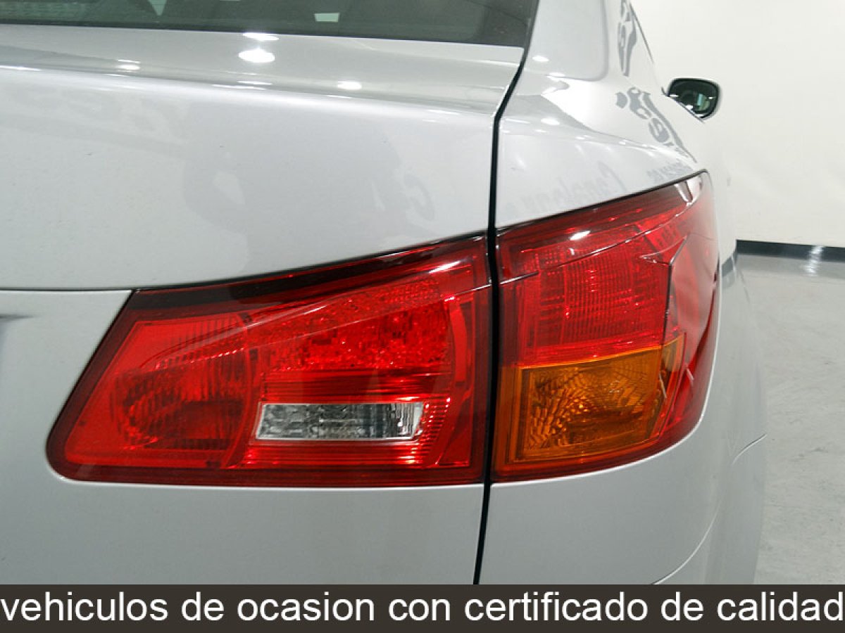Foto Lexus IS 220d 14
