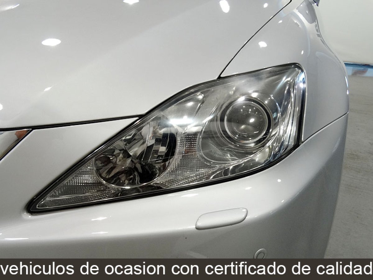 Foto Lexus IS 220d 16