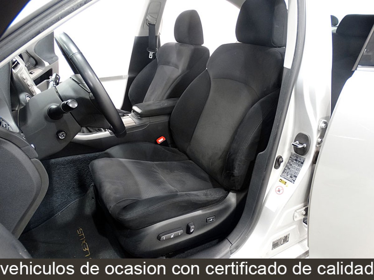 Foto Lexus IS 220d 18