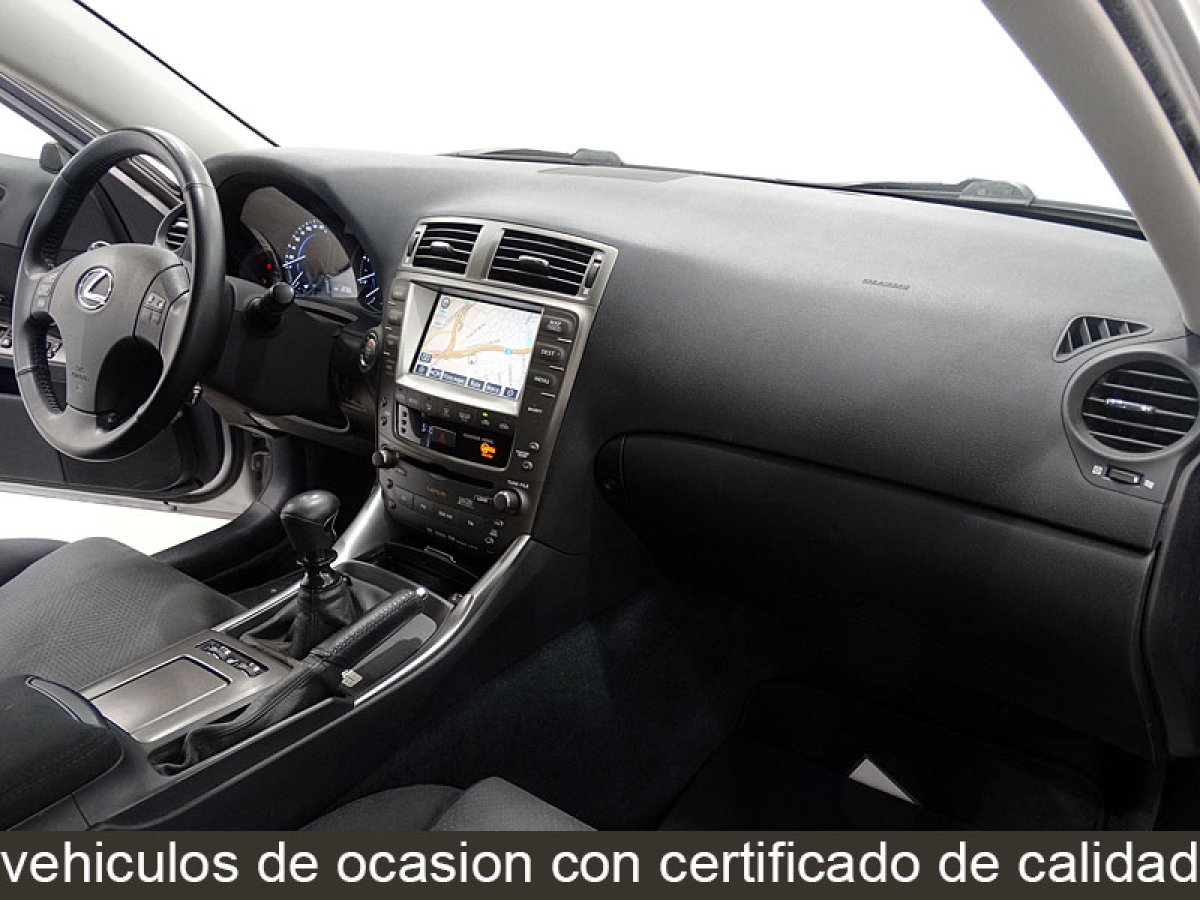 Foto Lexus IS 220d 22