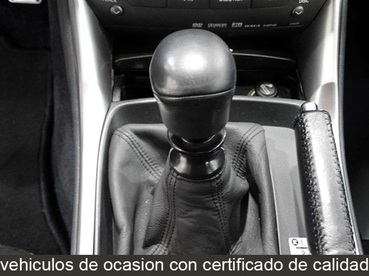 Foto Lexus IS 220d 24