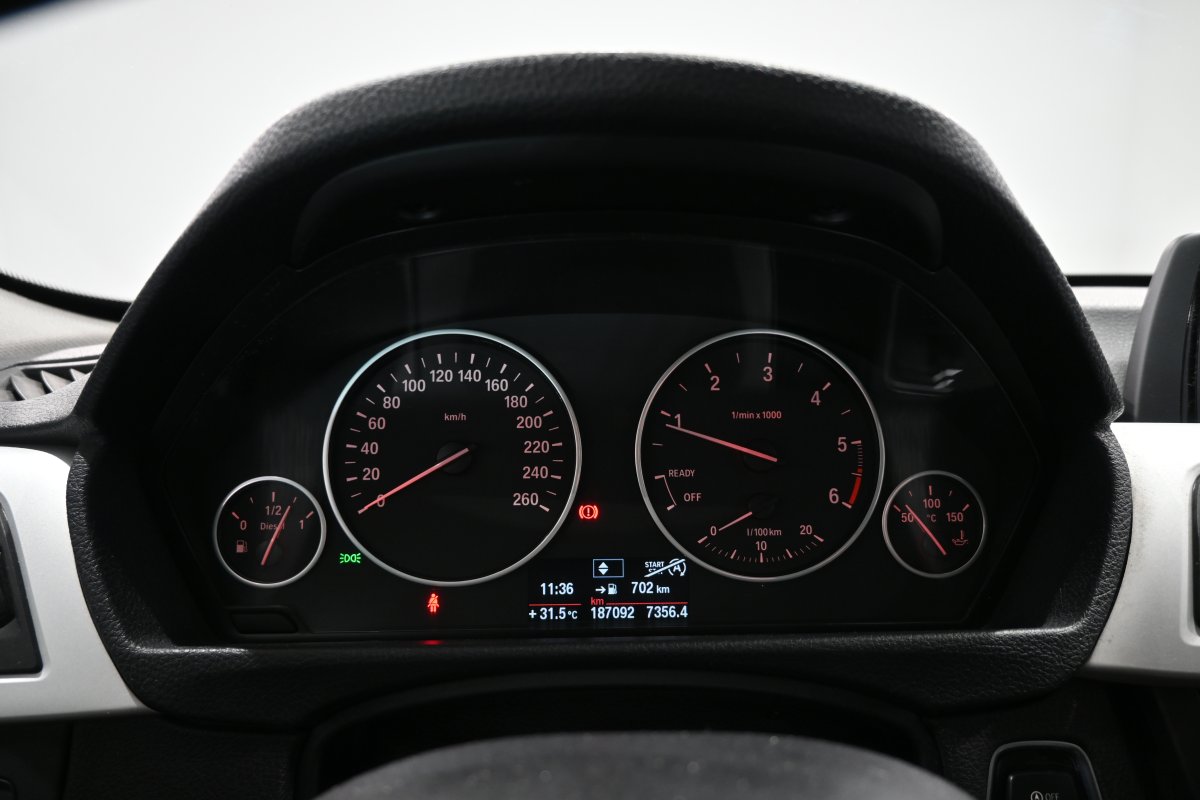 Foto Bmw 318d 14