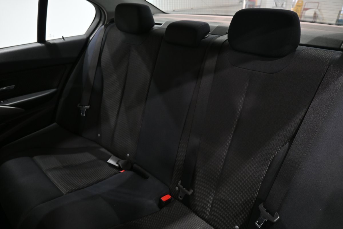 Foto Bmw 318d 12