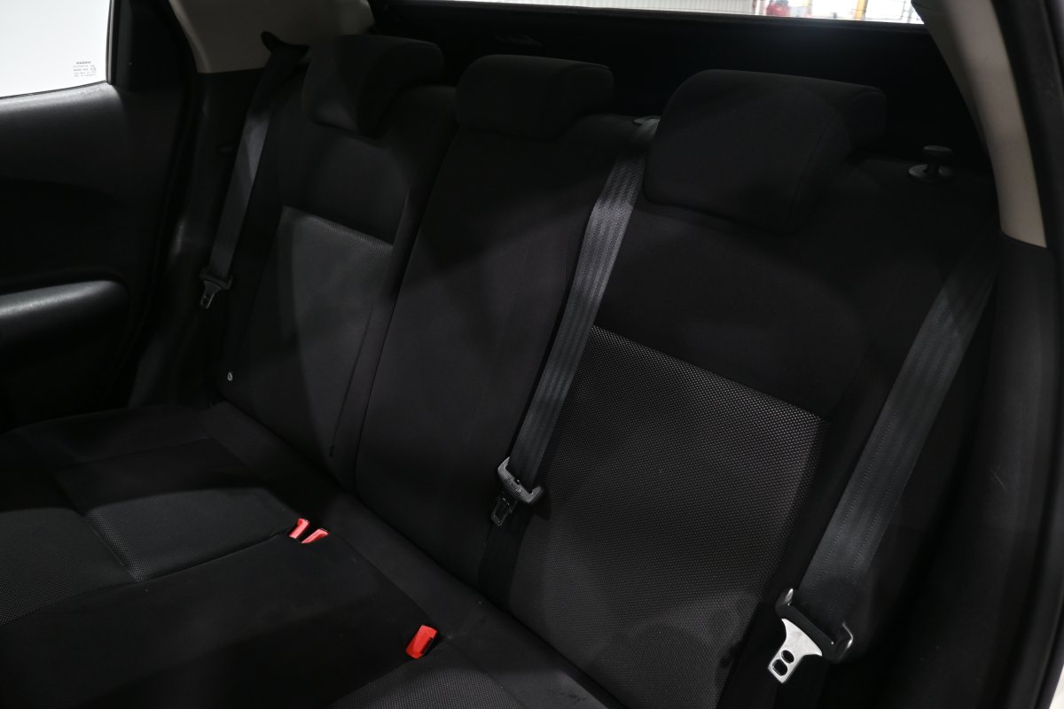 Foto Nissan Juke Acenta 1.6  11