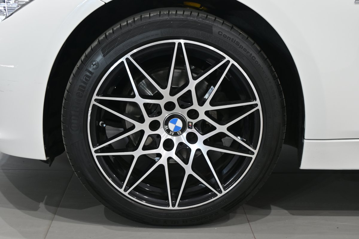 Foto Bmw Serie 3 32