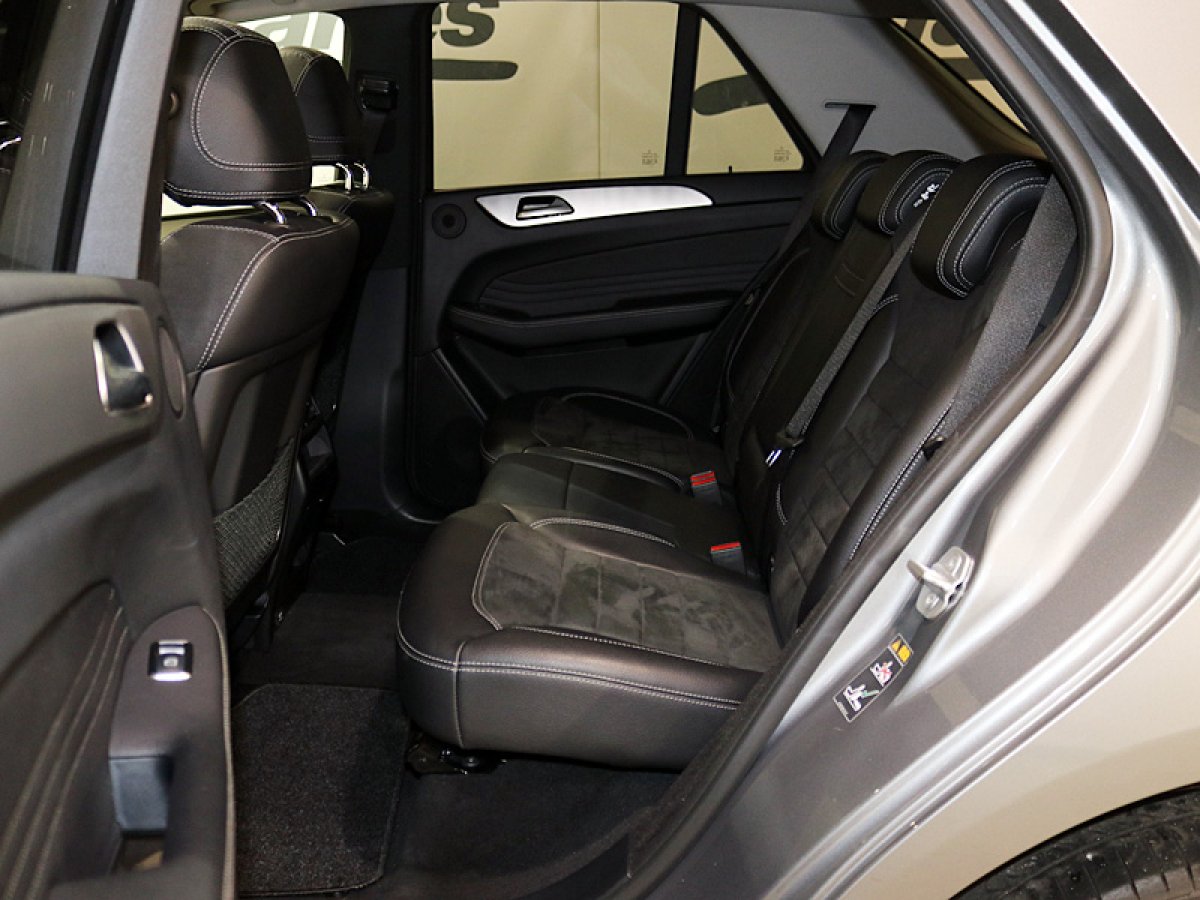 Foto Mercedes-Benz ML 250 15