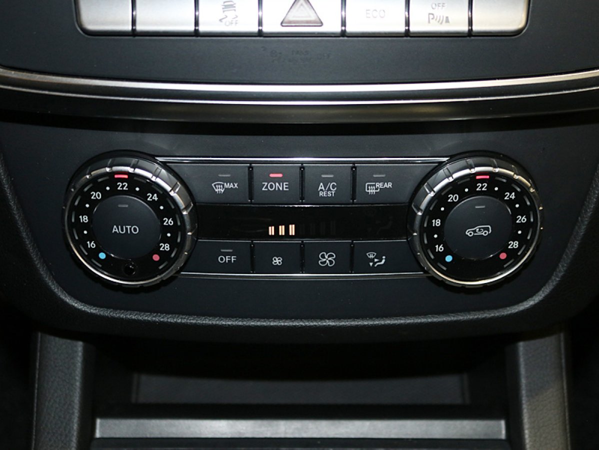 Foto Mercedes-Benz ML 250 23