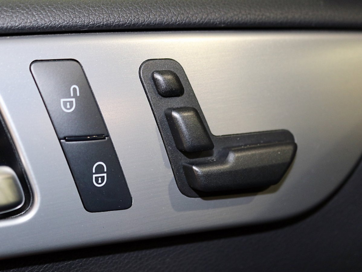 Foto Mercedes-Benz ML 250 26