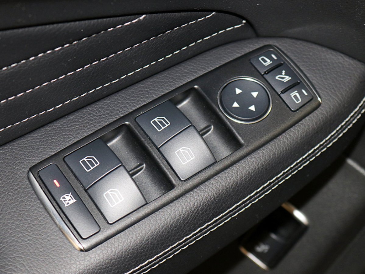 Foto Mercedes-Benz ML 250 29