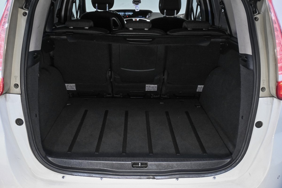 Foto Renault Grand 9