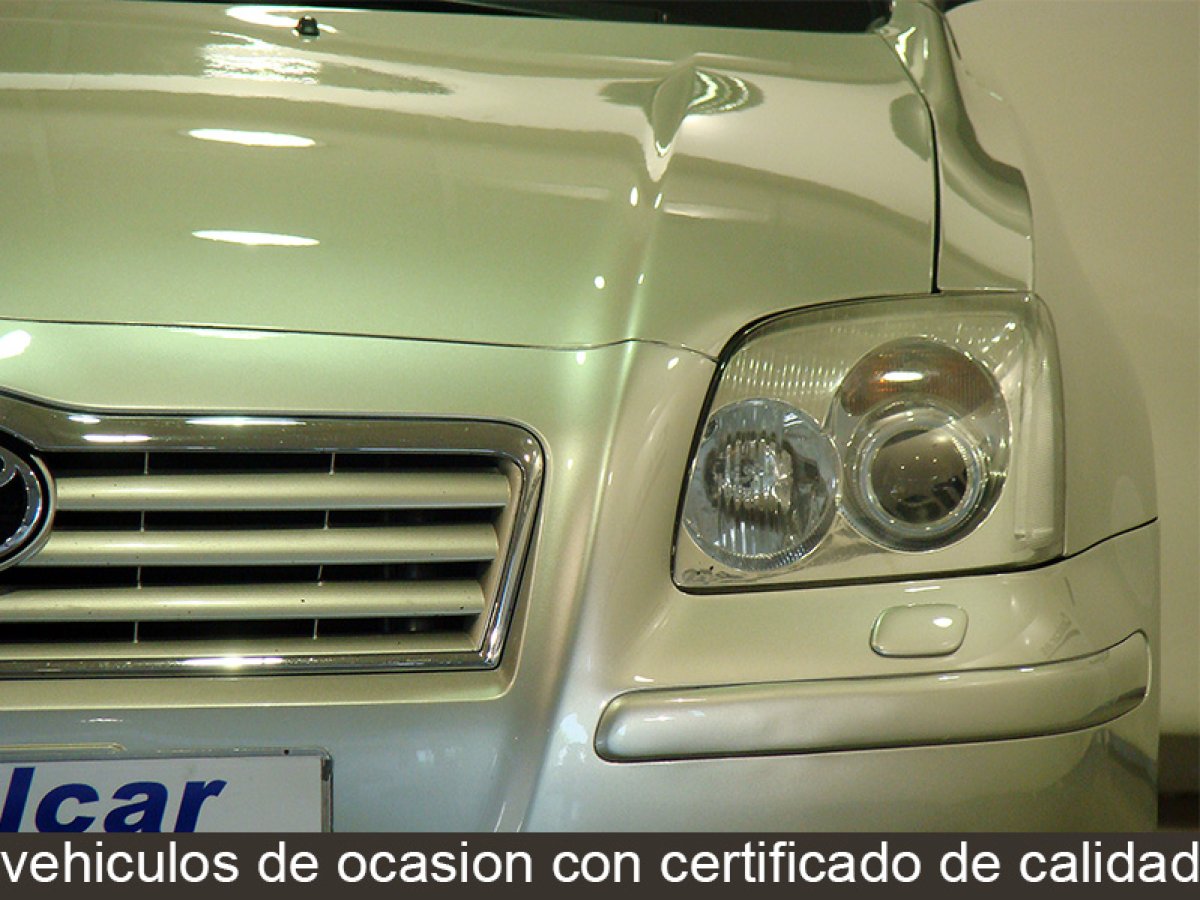 Foto Toyota Avensis 11