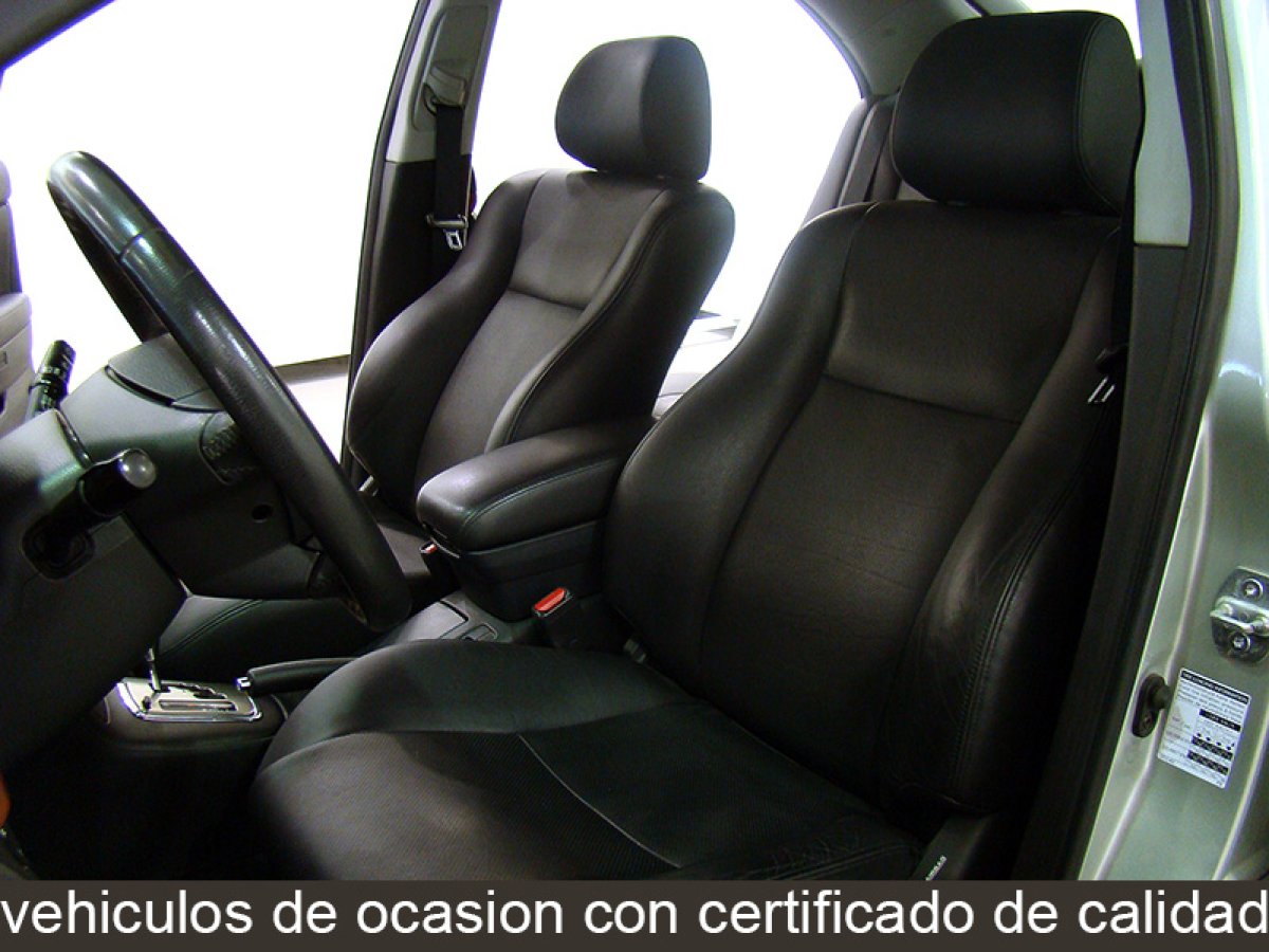 Foto Toyota Avensis 17