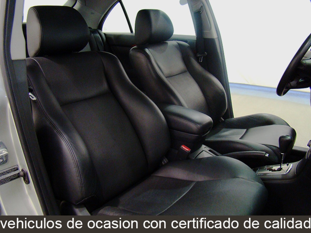 Foto Toyota Avensis 18