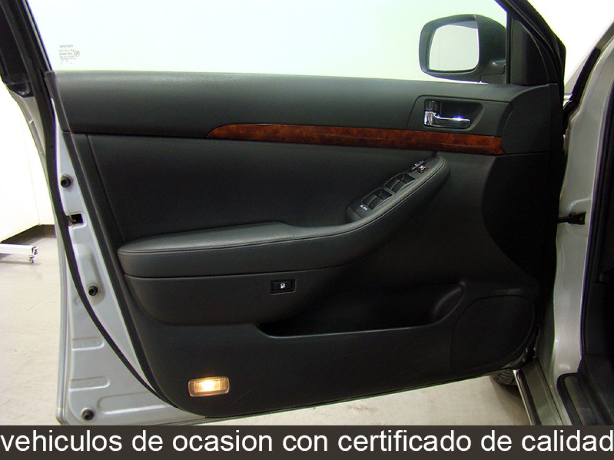 Foto Toyota Avensis 21