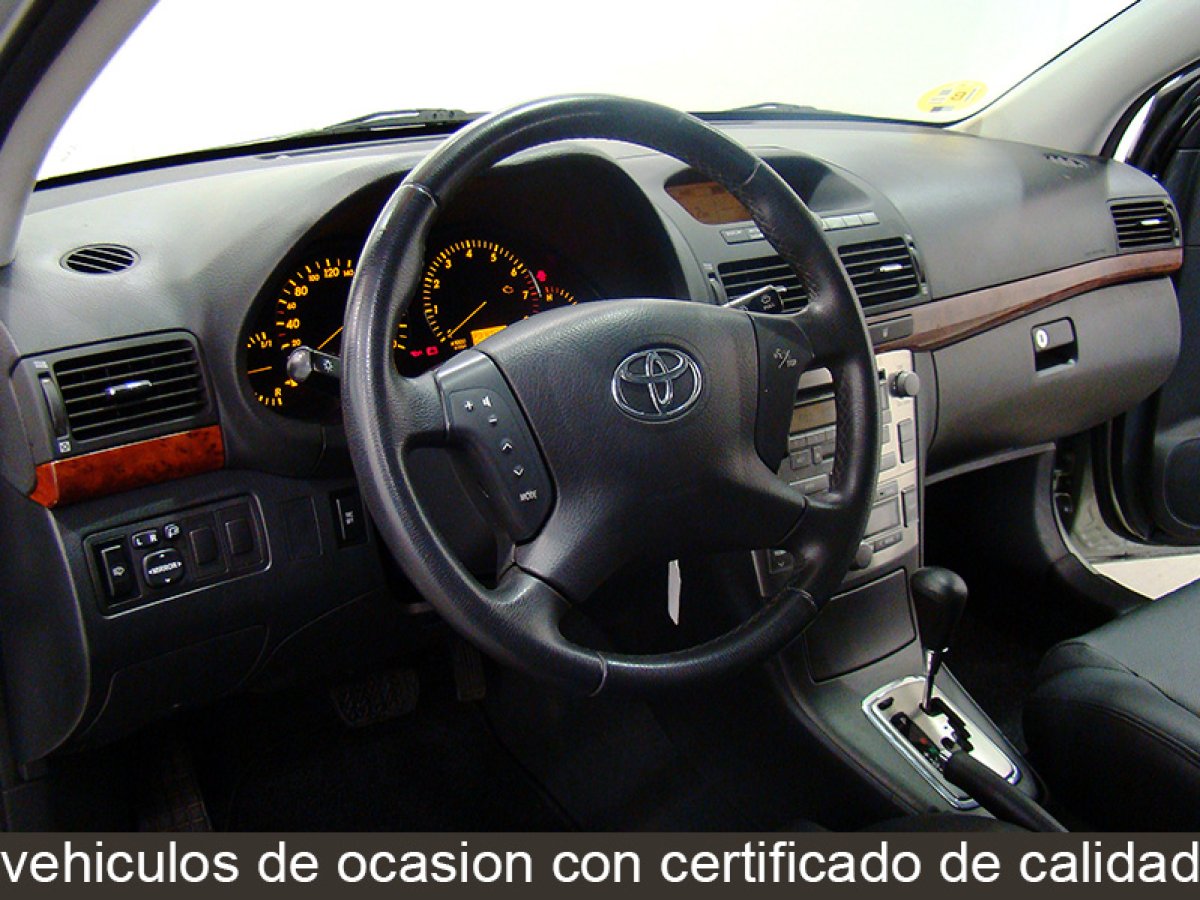 Foto Toyota Avensis 22