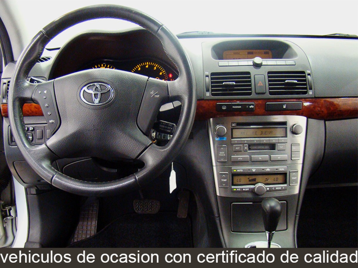 Foto Toyota Avensis 25