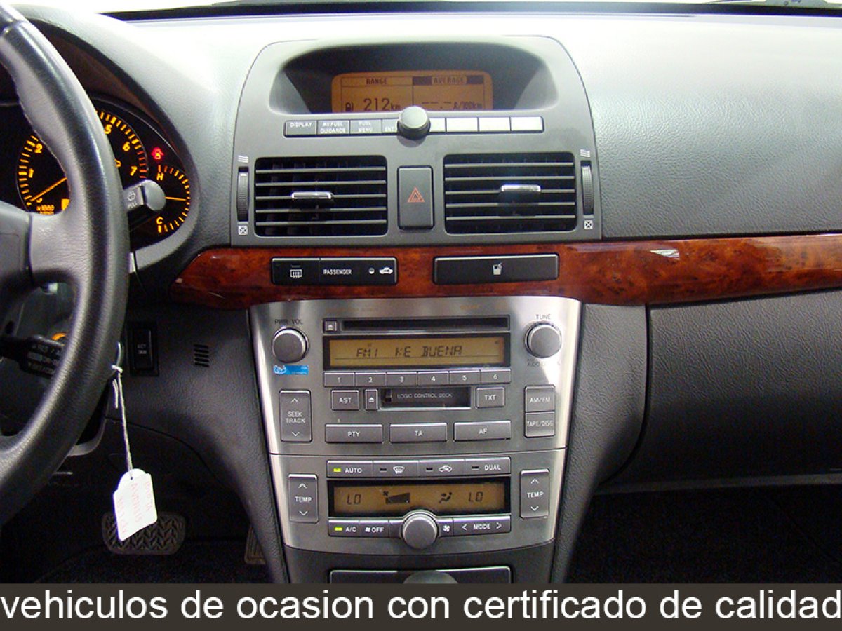 Foto Toyota Avensis 27