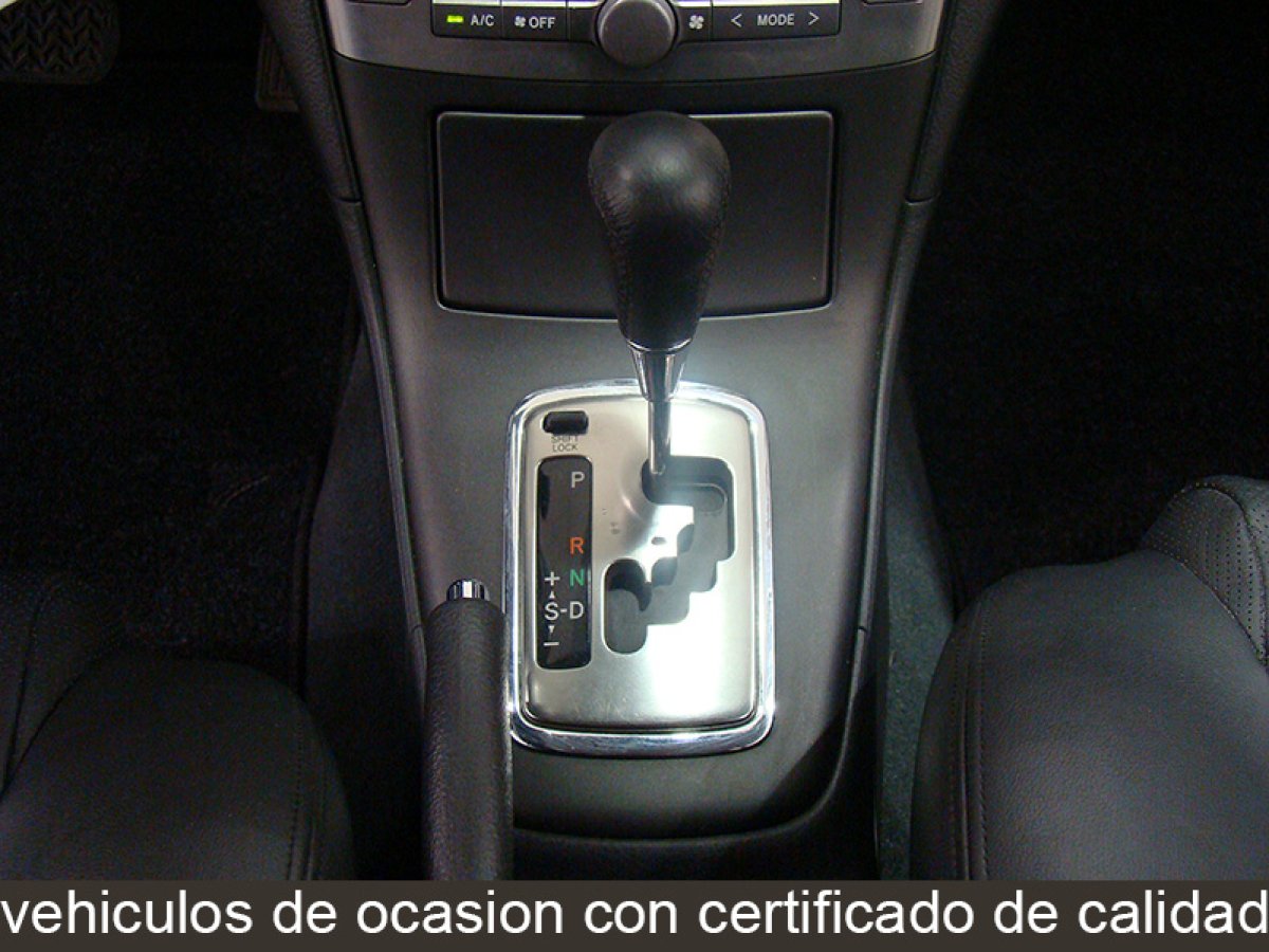 Foto Toyota Avensis 29