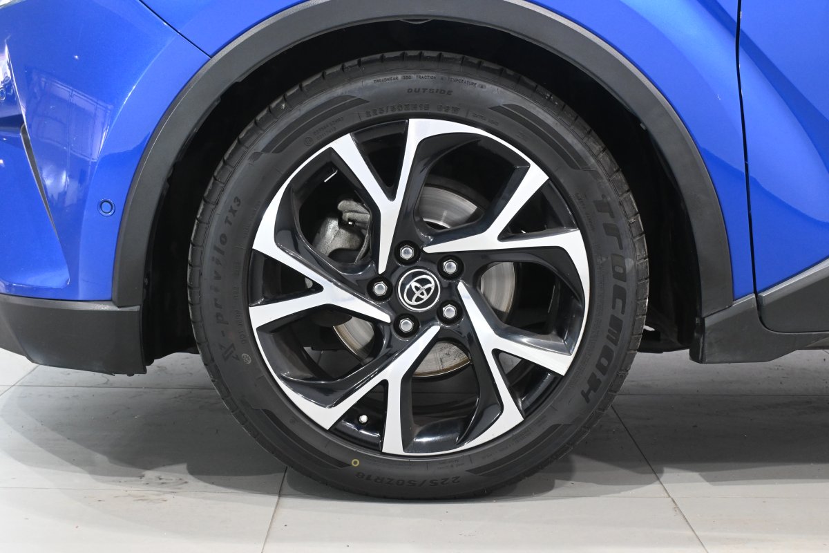 Foto Toyota C-HR 30