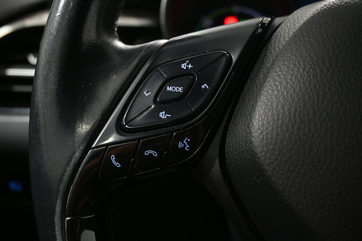 Foto Toyota C-HR 21